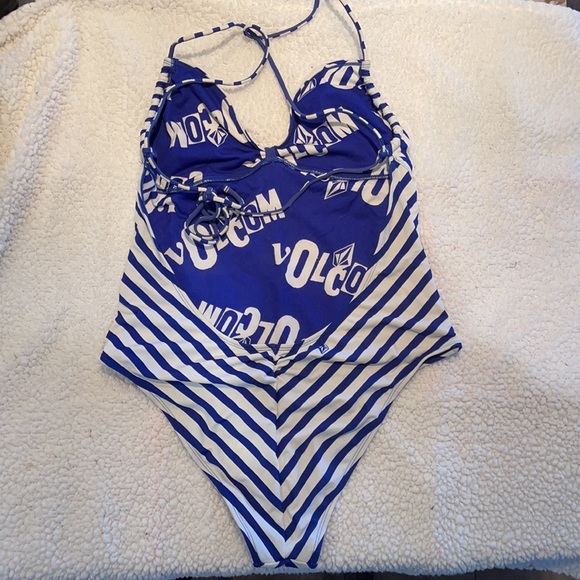 Volcom one piece swimsuit - Picture 2 of 2